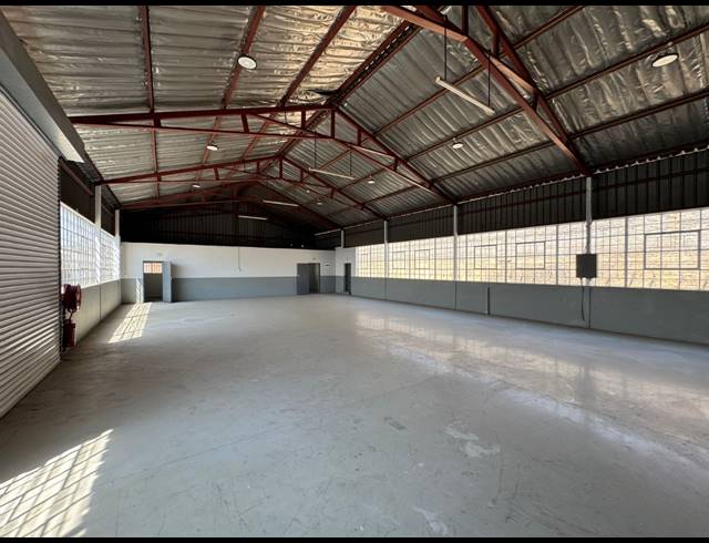 400M² WAREHOUSE TO LET IN WYNBERG
